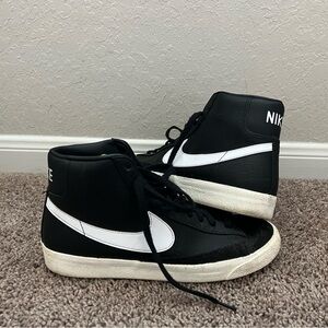 Nike Blazer Mid ‘77